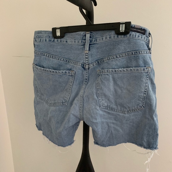 Citizens of Humanity Cropped Demin Shorts - Picture 5 of 5